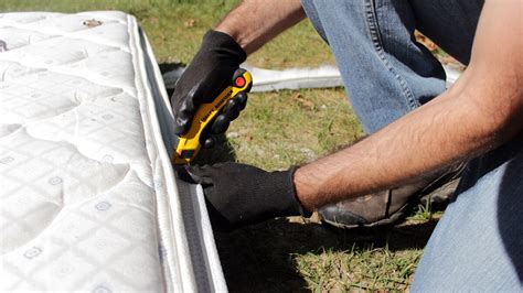 taking apart mattress and box spring